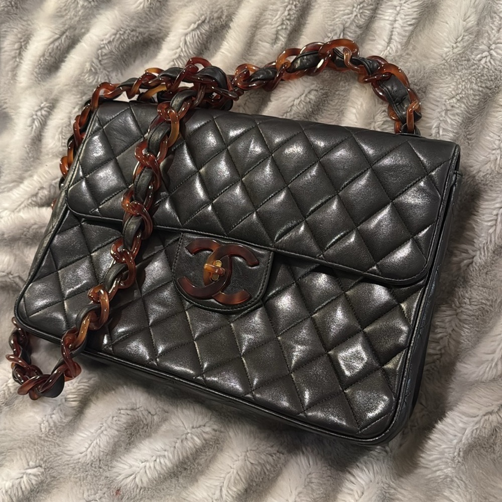 SOLD Chanel Tortoiseshell Lambskin Maxi Flap Bag - Picture 3 of 17